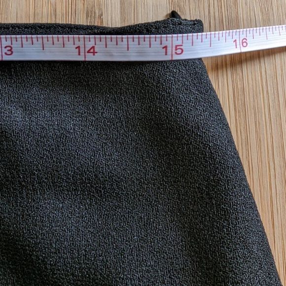 Jones New York Long Black Skirt Size 12 mid sized rear slit - Picture 5 of 9